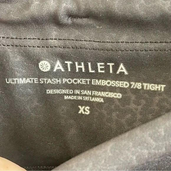 Athleta Ultimate Stash Pocket Embossed XS EUC - Picture 7 of 9